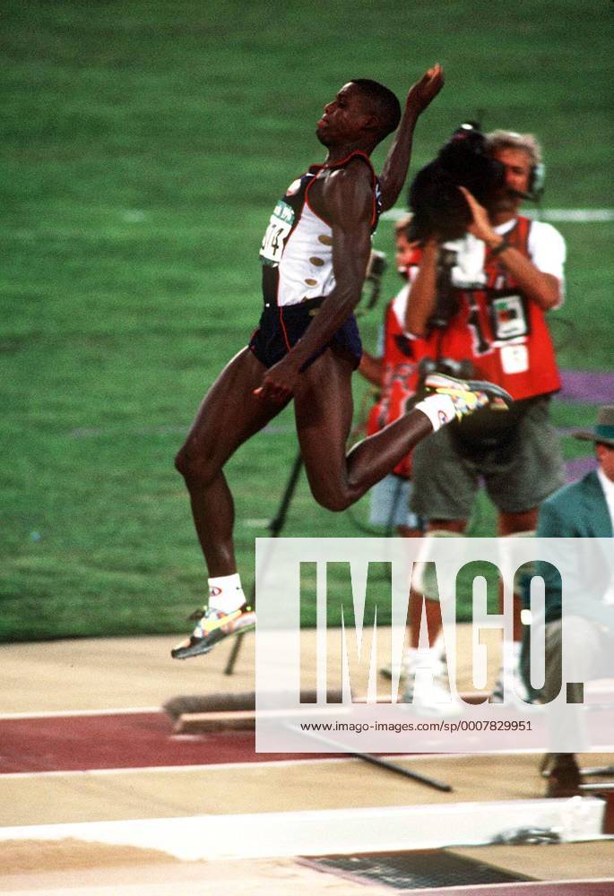 Carl Lewis Usa Makes His Winning Jump Of 850m In Long Jump Final Olympic Stadium 4149