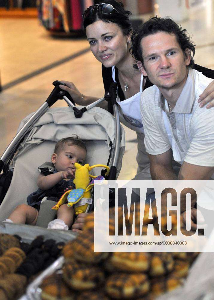 UNICEF ambassador and New Jersey Devils hockey player Patrik Elias (CZE)  with his wife Petra and