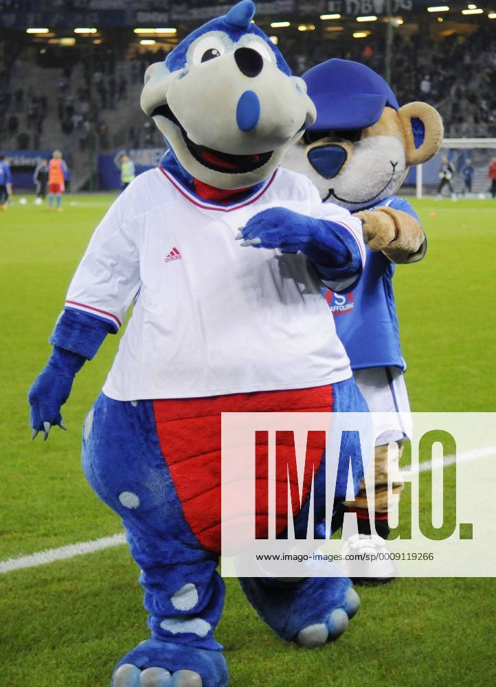 Maskottchen Hermann HSV, Maskottchen Glasgow Rangers, HSV gewinnt Testspiel gegen Glasgow Rangers 2