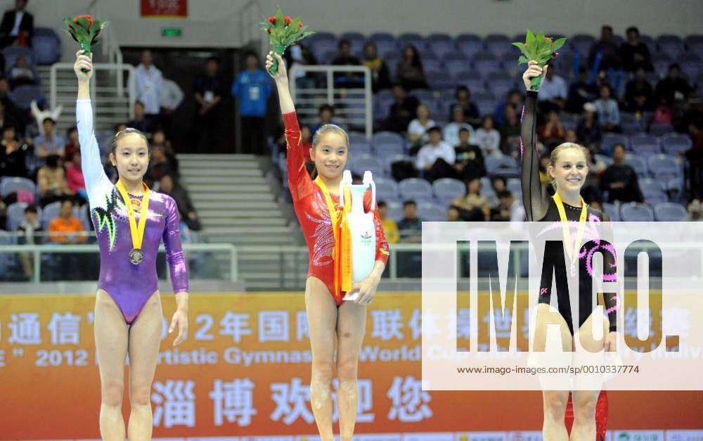 Gold medalist Yao Jinnan (C) of China, silver medalist Huang Qiushuang ...