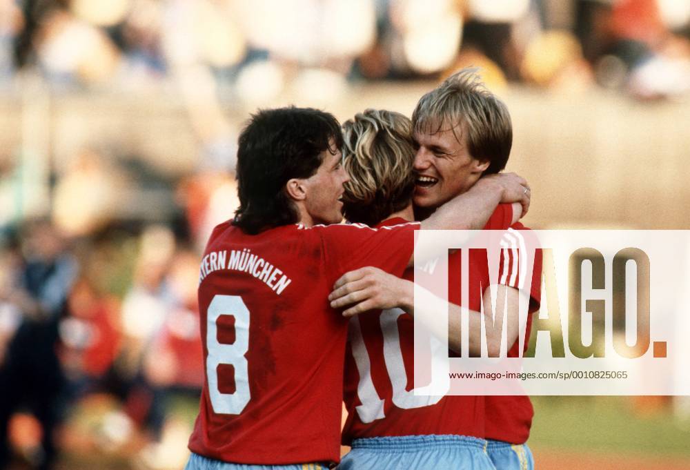 FC Bayern München - DFB Pokalsieger 1986 - L-R: Lothar Matthäus ...