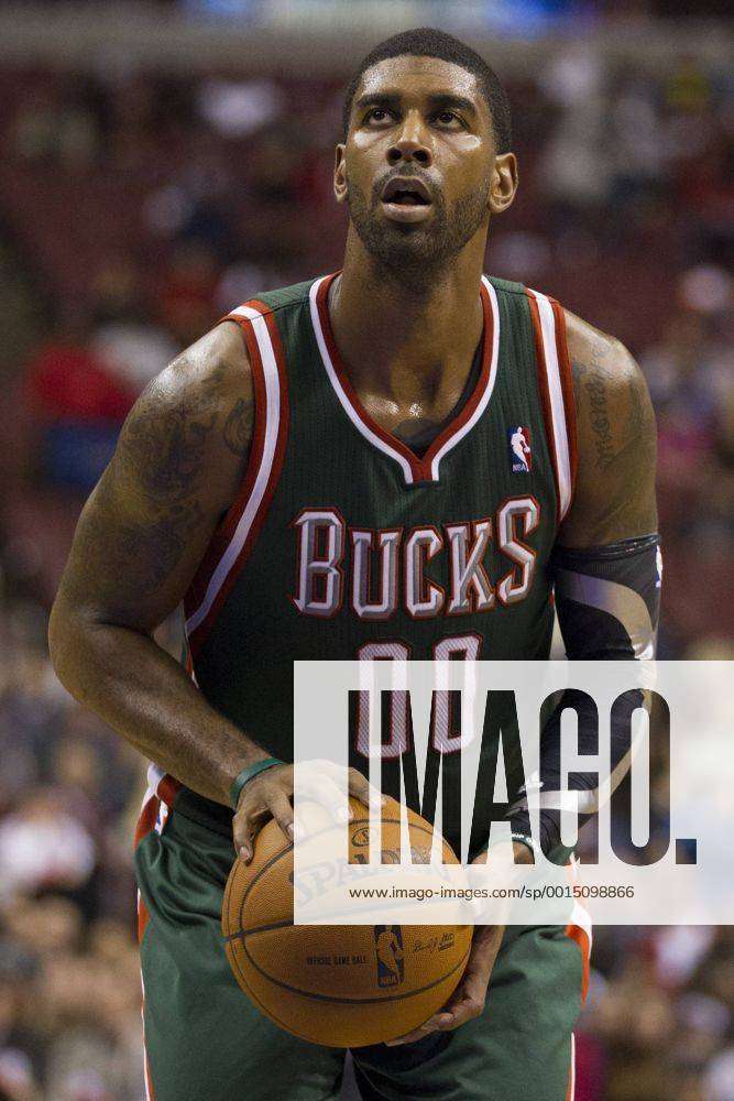 January 2, 2015: Milwaukee Bucks guard O.J. Mayo (00) goes in for