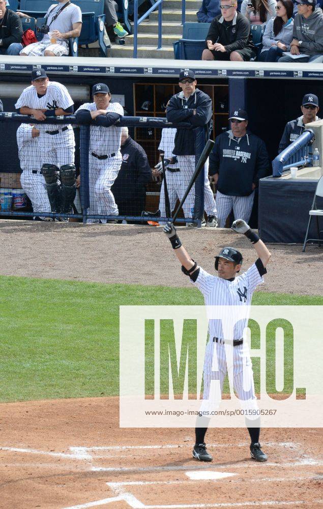 Tampa, Florida, USA. 27th Feb, 2014. (L-R) Hideki Matsui, Ichiro Suzuki ( Yankees) MLB : New York Yankees' Ichiro Suzuki and guest instructor Hideki  Matsui are seen in the dugout during a spring