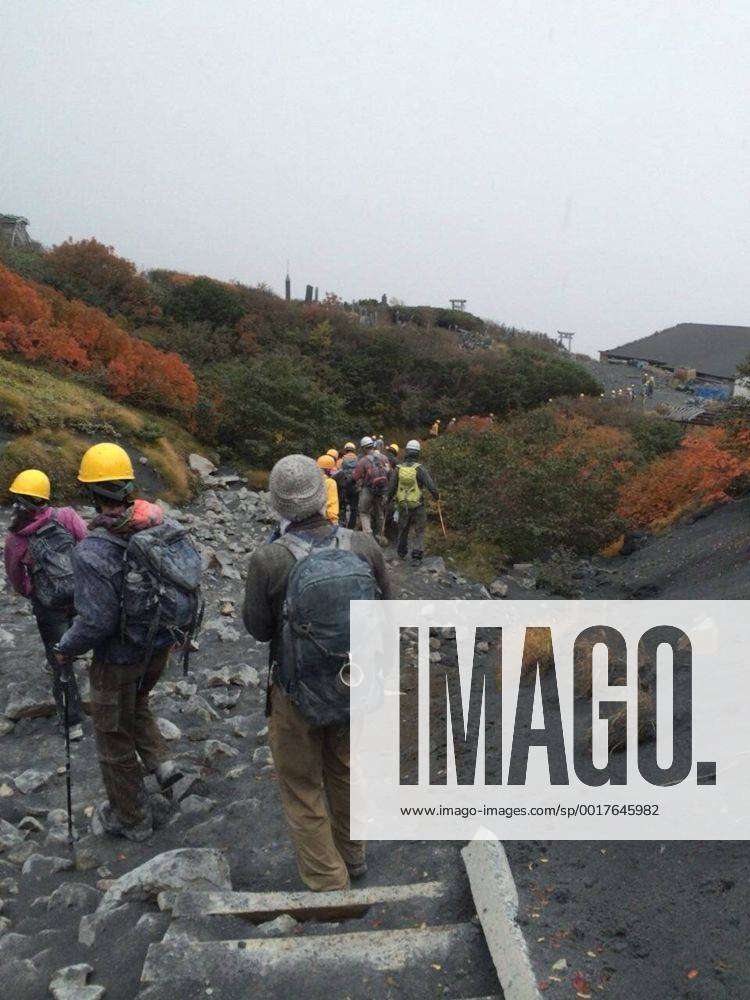 Exclusive Content Mount Ontake September 27 2014 Eyewitness Images Shot By A Hiker Trapped On 