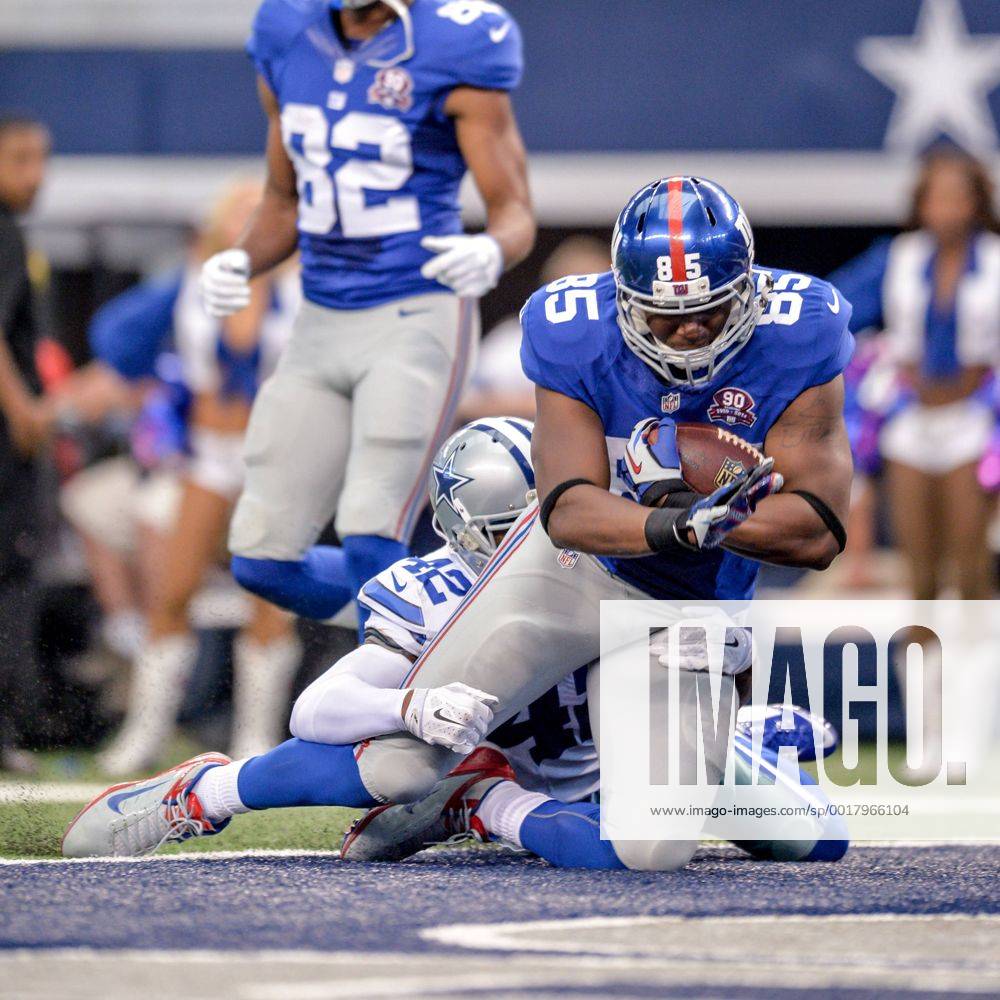 New York Giants tight end Daniel Fells (85) catches a pass for a