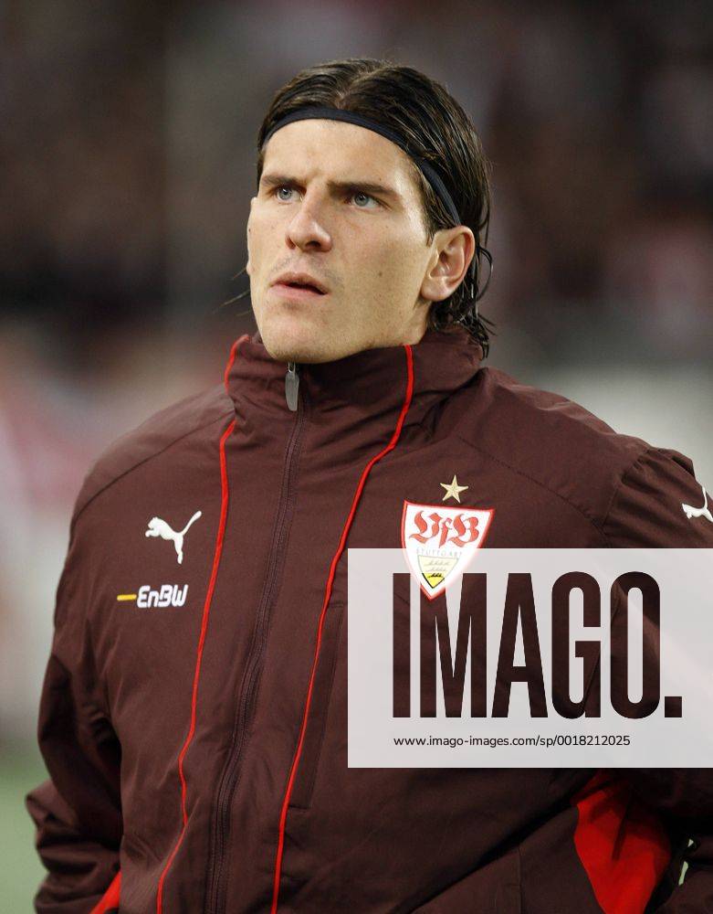 Fussball DFB Pokal 2. Hauptrunde VfB StuttgartArminia Bielefeld 20 Mario Gomez (VfB Stuttgart) 24. Fussball DFB Pokal 2. Hauptrunde VfB StuttgartArminia Bielefeld 20 Mario Gomez (VfB Stuttgart) 24.