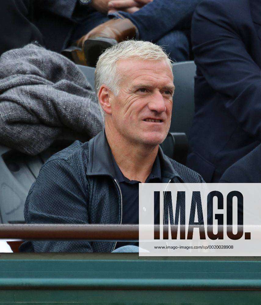 Didier Deschamps watches the French Open men s fourth round match