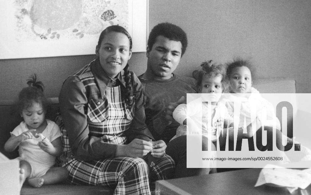 Muhammad Ali (Cassius Clay) in Zürich mit Familie Frau Belinda ...