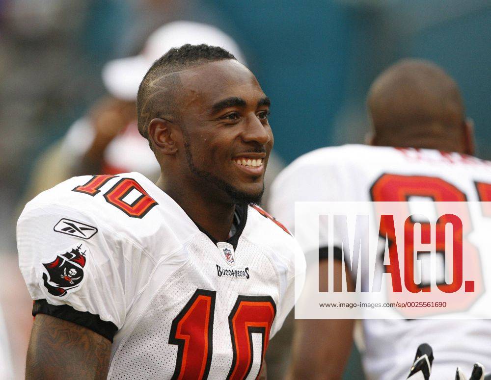 Miami, 08/09/08) (photo 3) Bucs wide receiver Dexter Jackson (10) during  pre-game warmups for Saturday night's preseason game vs. Miami..SUMMARY:  Tampa Bay Buccaneers at Miami Dolphins, Dolphin Stadium, Miami, FL (Credit  Image: ©