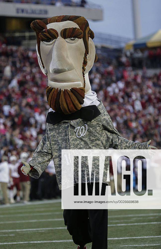 December 27, 2016: Washington Nationals Abraham Lincoln mascot runs on ...