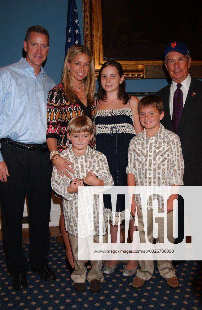 August 8 2007, New York City Mets Pitcher Tom Glavine (with family)  received the key to