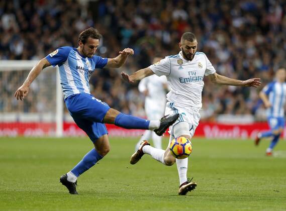 Partido de Liga entre el Real Madrid y el Malaga en el Bernabeu. En la ...
