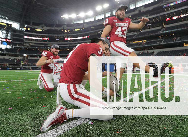 December 2, 2017 Arlington, TX, USA Oklahoma Sooners place kicker