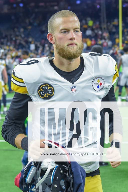 HOUSTON, TX - DECEMBER 25: Pittsburgh Steelers kicker Chris Boswell (9)  departs the field following