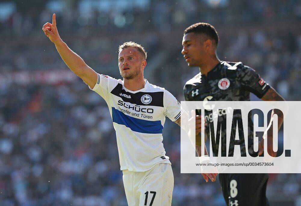 Hamburg Germany 06 05 2018 2 Bundesliga 33 Matchday FC St Pauli Arminia Bielefeld v 1 Christoph Hamburg Germany 06 05 2018 2 Bundesliga 33 Matchday FC St Pauli Arminia Bielefeld v 1 Christoph