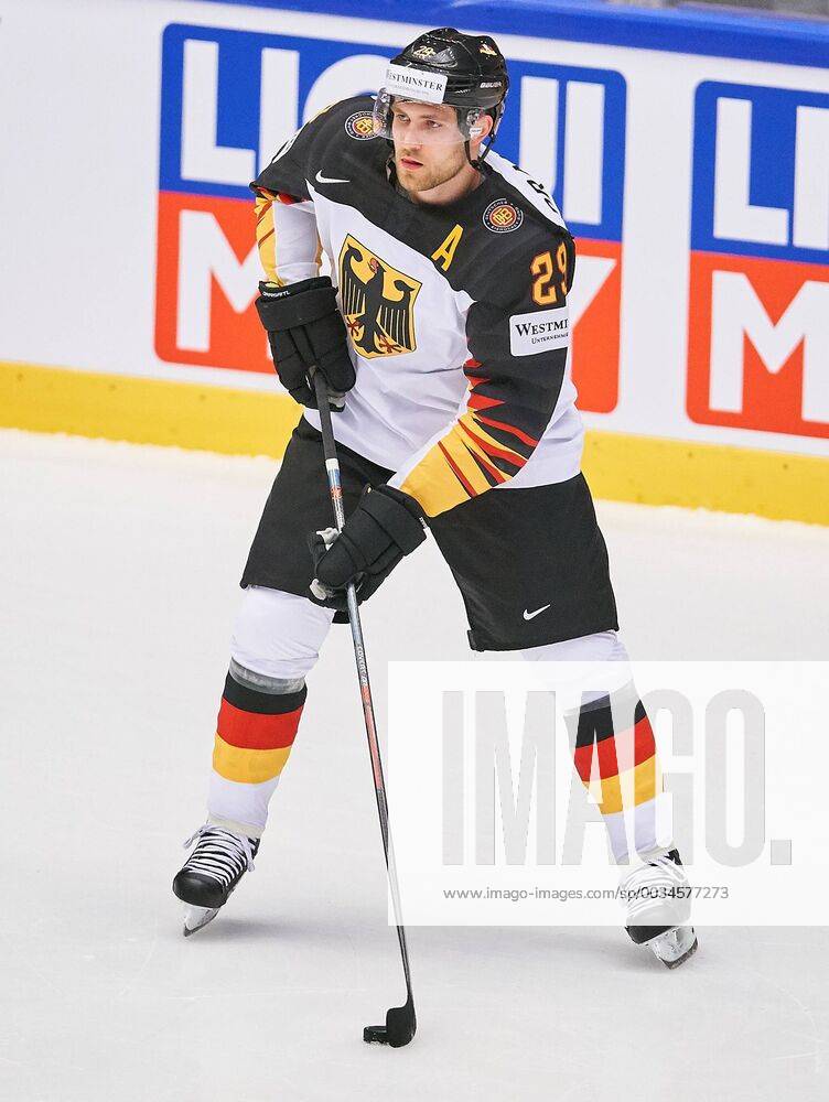 NHL Profi Leon DRAISAITL DEB 29 Individual action with puck action