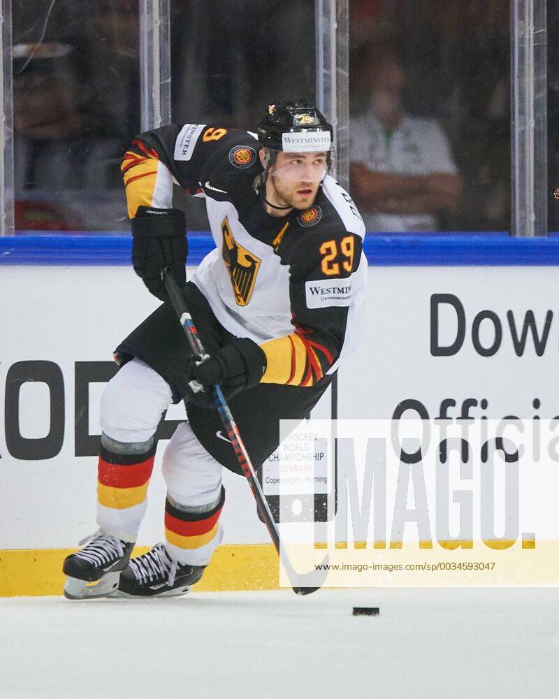 NHL Profi Leon DRAISAITL DEB 29 Individual action with puck action