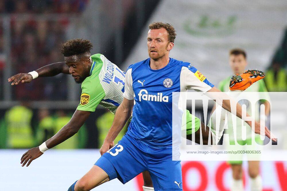 Divoke Origi VfL Wolfsburg Vs. Dominic Peitz Holstein Kiel Soccer ...