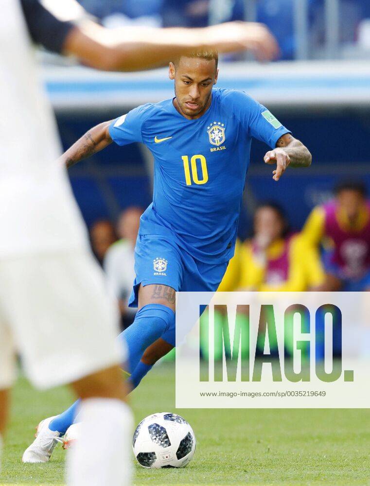 Football: Brazil vs. Costa Rica at World Cup Brazilian striker Neymar ...