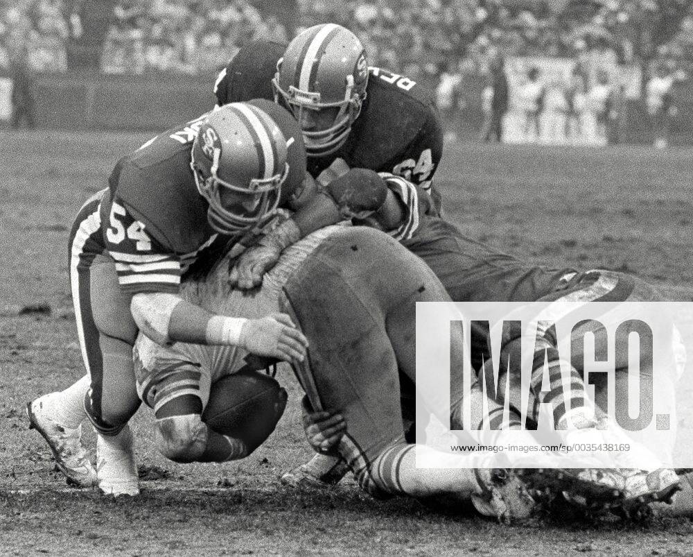 December 13, 1981 - San Francisco, California, U.S - San Francisco 49ers  vs. Houston Oilers at Candl