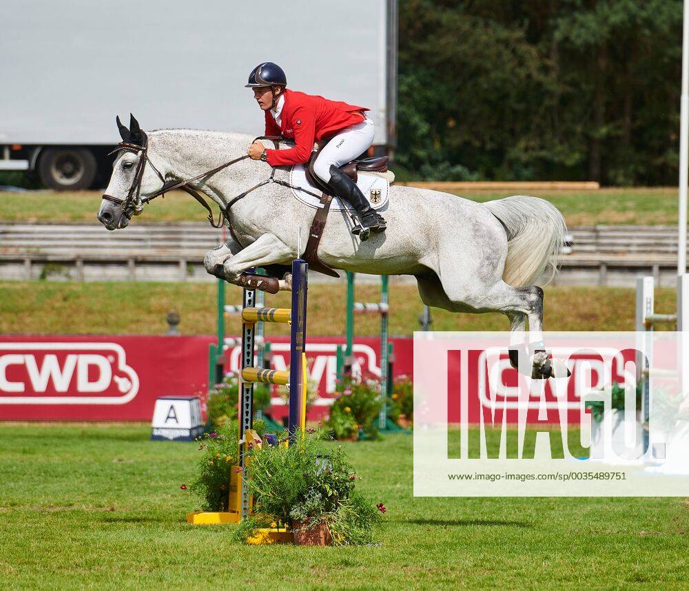 LONGINES FEI European Championships CH J YR 2018 Quinley and Jesse