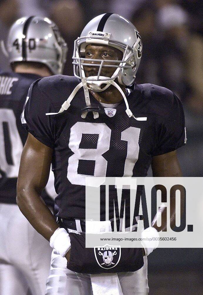 Dec 02, 2002; Oakland, CA, USA; Oakland Raiders' Tim Brown, #81