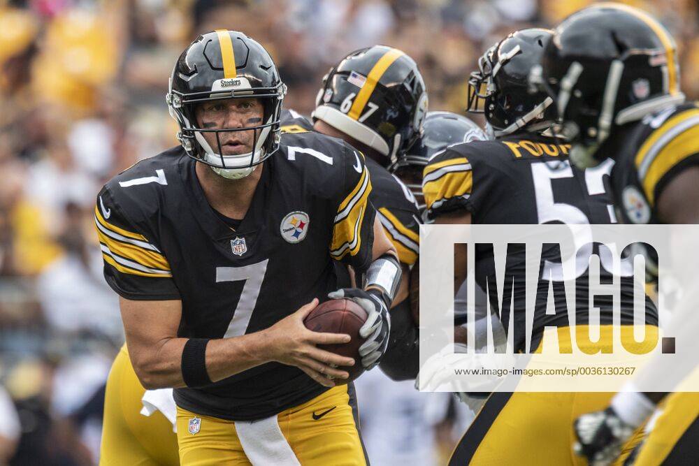 PITTSBURGH, PA - AUGUST 25: Pittsburgh Steelers Quarterback Ben ...