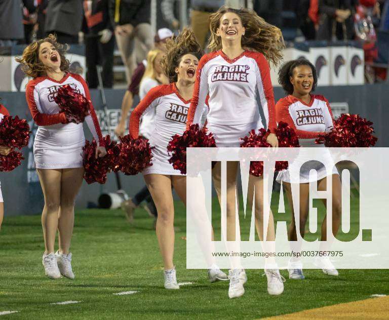 Ragin' Cajuns Cheerleaders - Louisiana Ragin' Cajuns