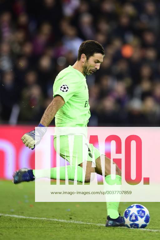 BUFFON Gianluigi (PSG) FOOTBALL : PSG vs FC Liverpool - Ligue des ...