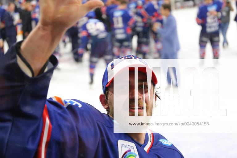 Markus Eisenschmid Adler Mannheim at the game Adler Mannheim against