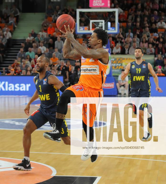 v l William Cummings Oldenburg Patrick Miller Ulm ratiopharm Ulm vs EWE