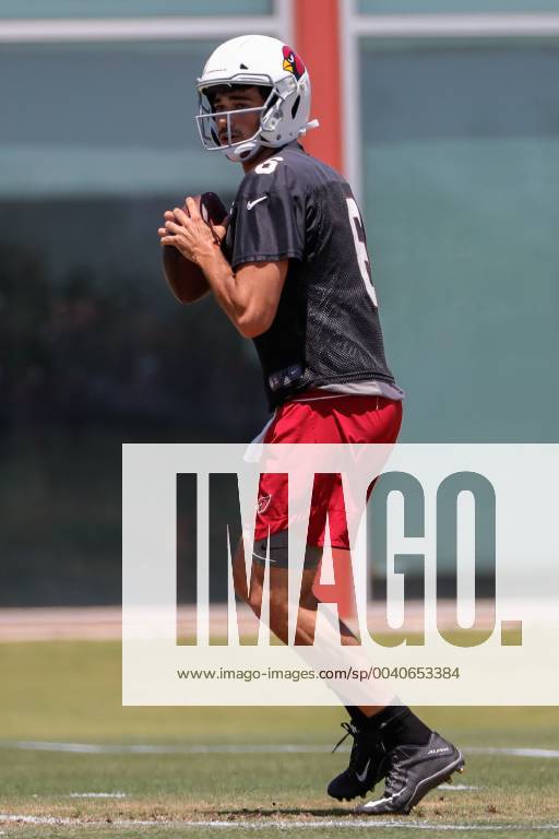 TEMPE, AZ JUN 3 Arizona Cardinals quarterback Chad Kanoff (6) throws