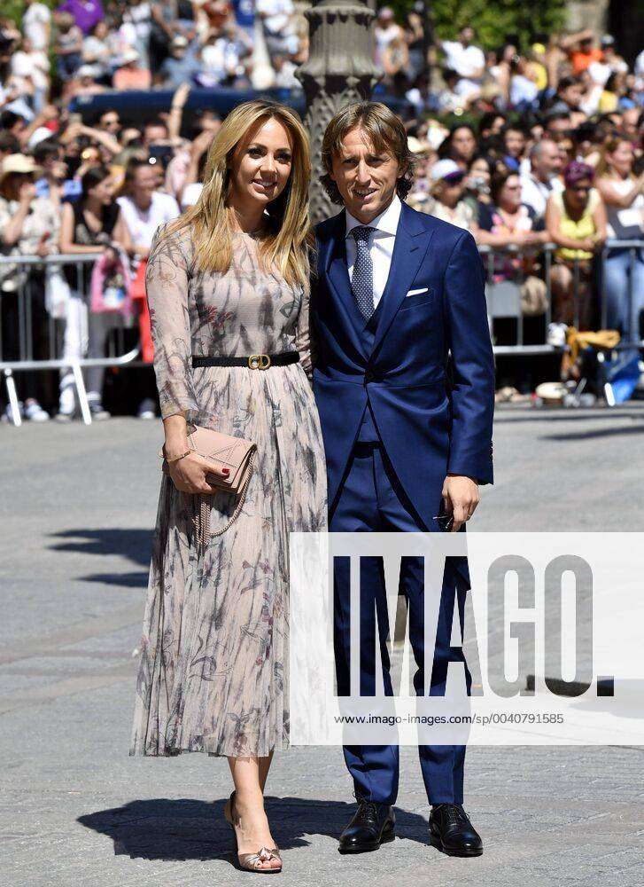 Fußball, Hochzeit Sergio Ramos und Pilar Rubio Soccerplayer Luka Modric and  wife Vanja Bosnic