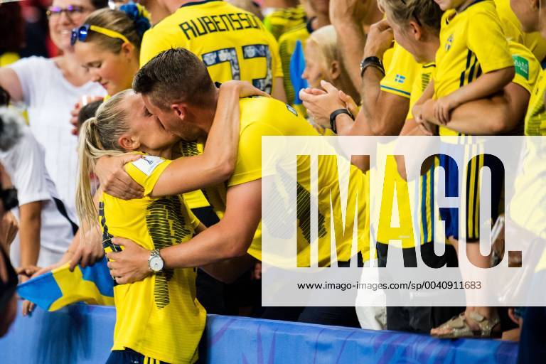 190624 Fridolina Rolfö with boyfriend celebrates winning during the FIFA WomenÂ s World Cup round