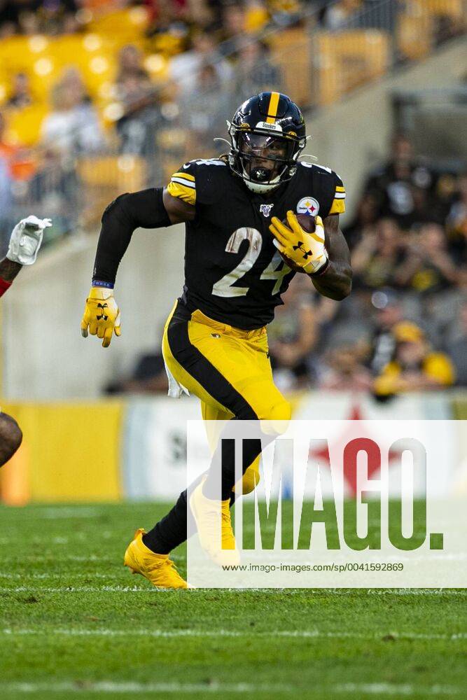 Pittsburgh, USA. Benny Snell Jr. 10th Oct, 2021. #24 during the Pittsburgh  Steelers vs Denver Broncos game at Heinz Field in Pittsburgh, PA. Jason  Pohuski/CSM/Alamy Live News Credit: Cal Sport Media/Alamy Live