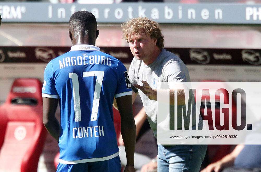 Stefan Krämer Trainer Fc Magdeburg With Sirlord Conteh 17 Magdeburg Soccer 3 League 1 Fc