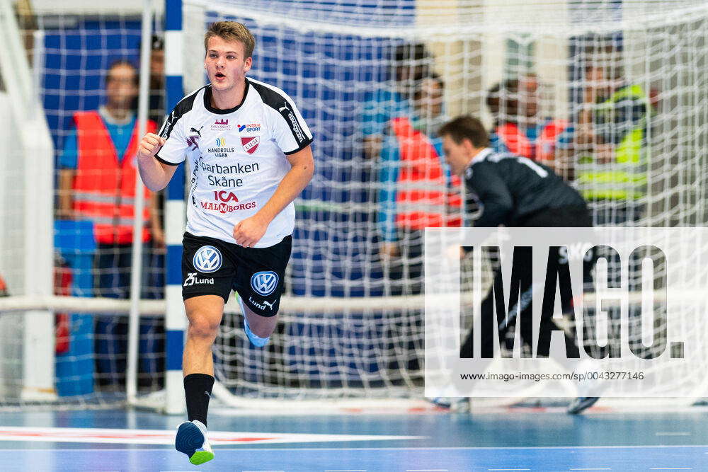 191009 Lugis Hugo Forsberg cheers during the handball match in the ...