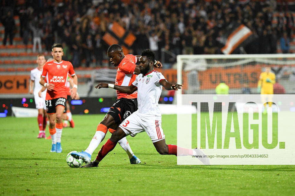 11 YANN KITALA (LOR) - 03 ISMAEL DIALLO (AJA) FOOTBALL : Lorient vs AC ...