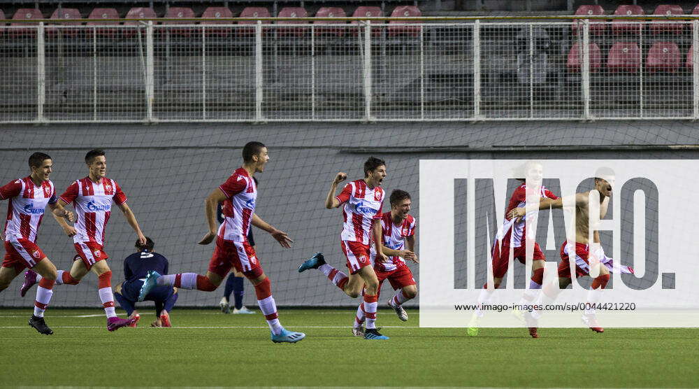 Vozdovac Stadium, Belgrade, Serbia. 6th Nov, 2019. UEFA Under 19 UEFA Youth  league football, FK Crvena Zvezda under 19s versus Tottenham Hotspur under  19s; The players of Tottenham Hotspur and of FK