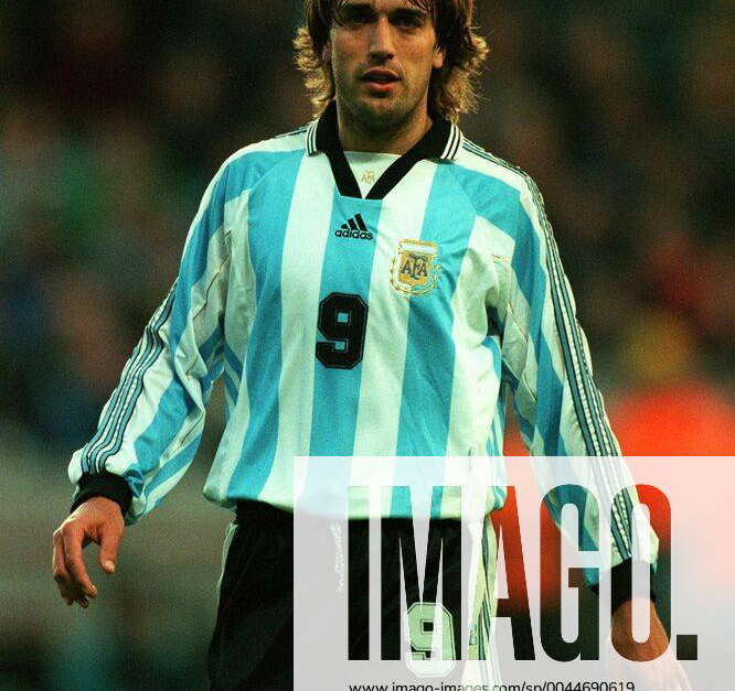 GABRIEL BATISTUTA ARGENTINA & FIORENTINA FC 01 August 1994 Stock