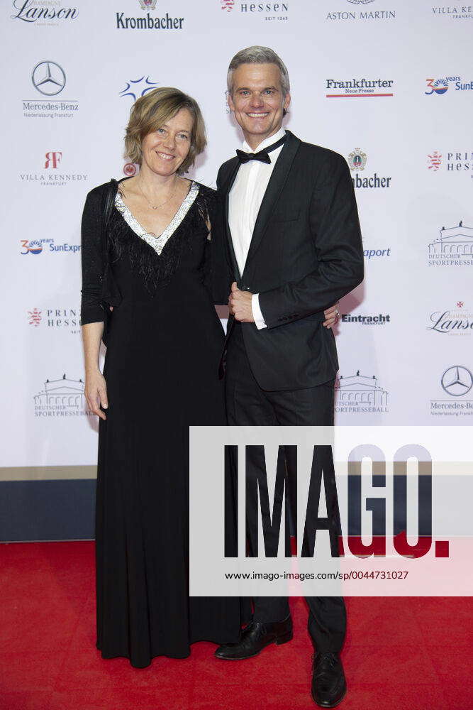 Thorsten SCHROEDER, presenter, with partner Wiebke TIEDE, red carpet