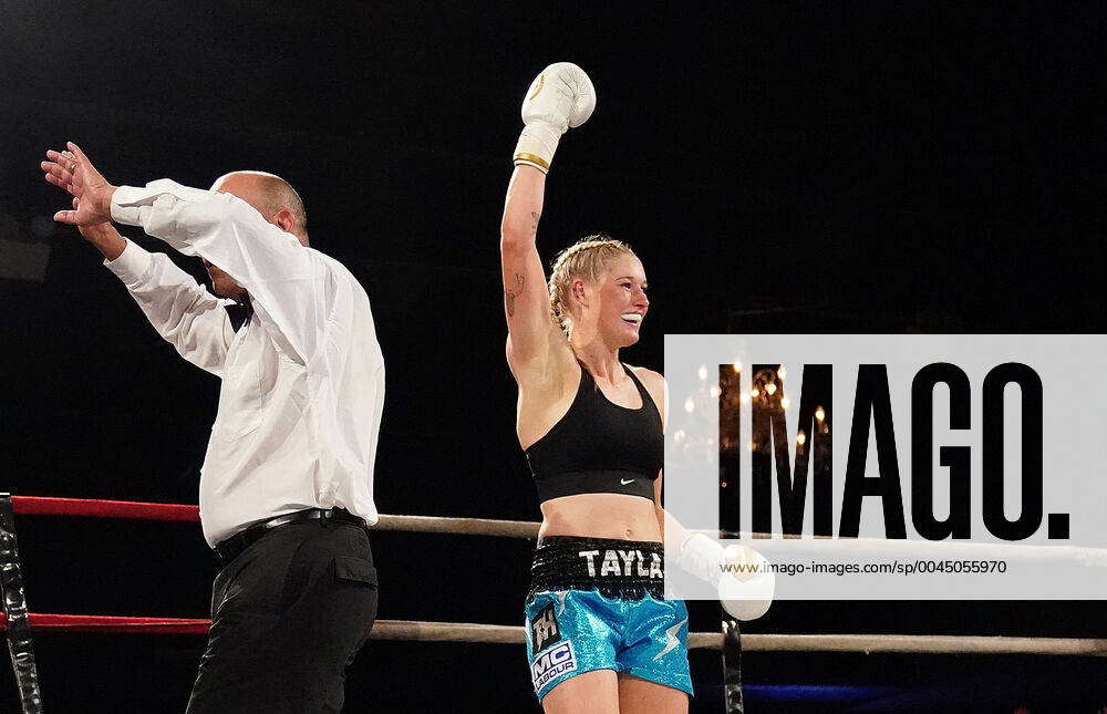 BIG TIME BOXING, Tayla Harris celebrates as she defeats Janay Harding ...