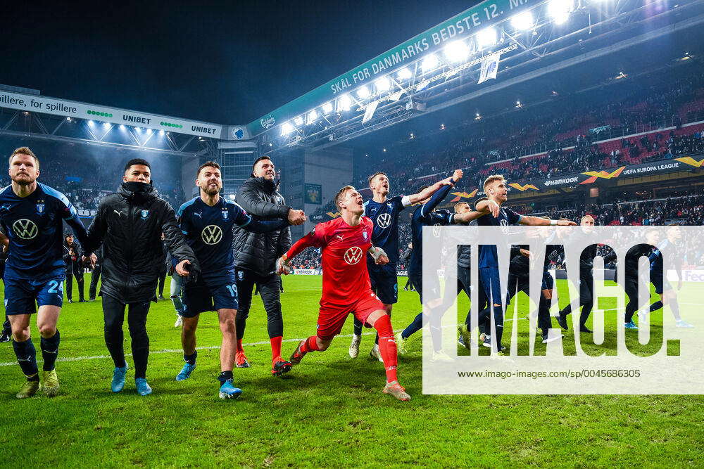 191212 Players of Malmö FF celebrate after the Europa League match ...