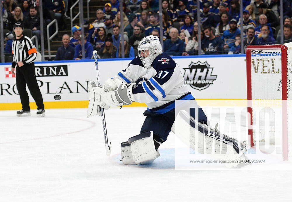 ST. LOUIS, MO. - DECEMBER 29: Winnipeg Jets Goaltender Connor ...