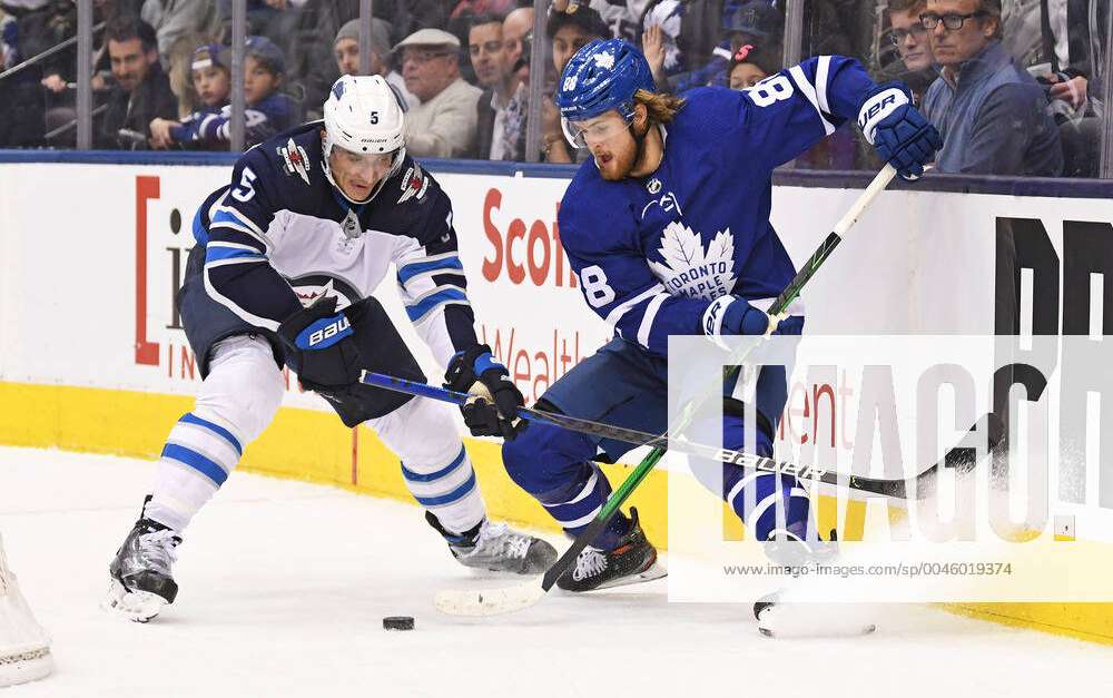 TORONTO, ON - JANUARY 08: Toronto Maple Leafs Winger William Nylander ...