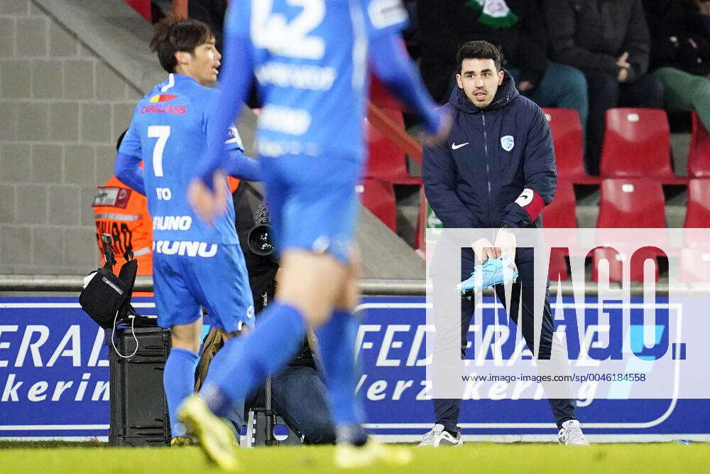 Genk s Junya Ito and Genk s Japanese interpreter Jordi Caruso