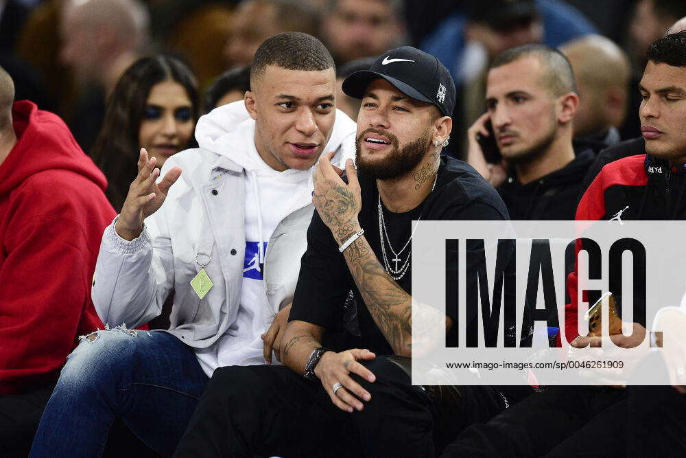 MBAPPE Kylian NEYMAR JR PSG CELEBRITES Hornets vs Bucks NBA Basketball Herren USA Paris