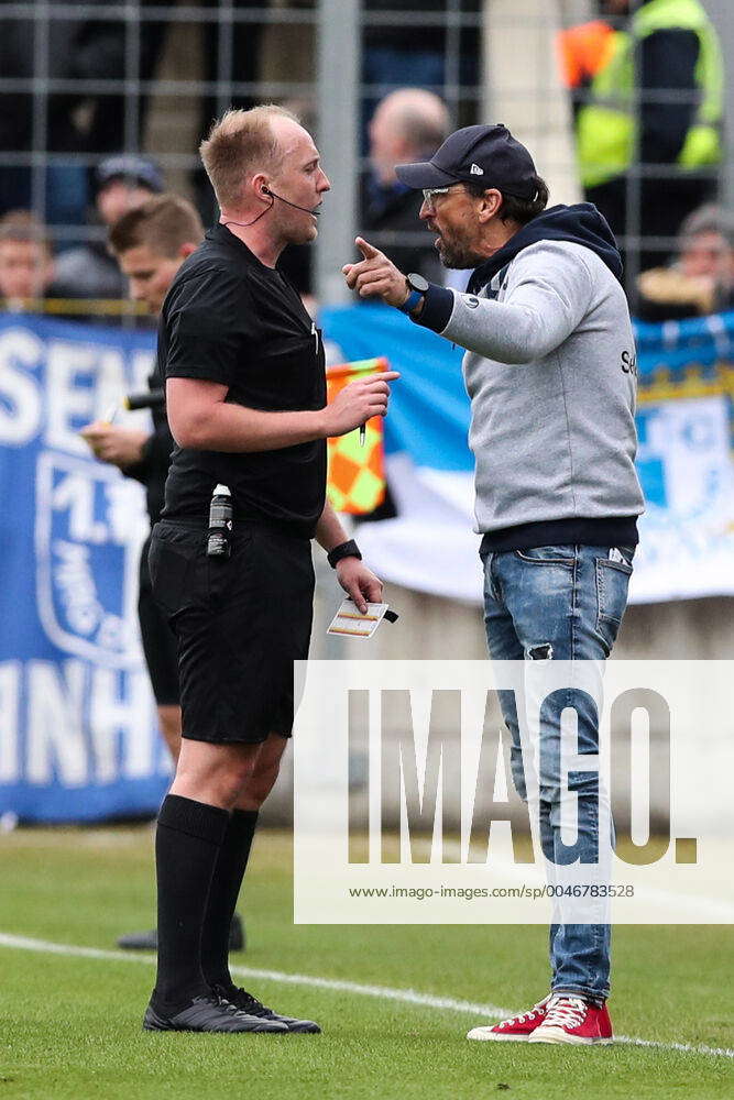 Discussion Coach Claus Dieter Pele Wollitz 1 Fc Magdeburg With Referee 3 League Football Season