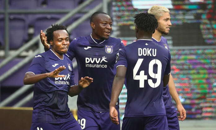 RSC Anderlecht's social media administrators describe SA's Percy Tau as 'an  absolute baller