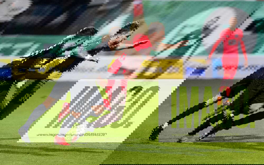3. Fussball Bundesliga; Viktoria Koeln FSV Zwickau; 25.11.2020 Can Coskun ( 22, FSV Zwickau), Timm 3. Fussball Bundesliga; Viktoria Koeln FSV Zwickau; 25.11.2020 Can Coskun ( 22, FSV Zwickau), Timm